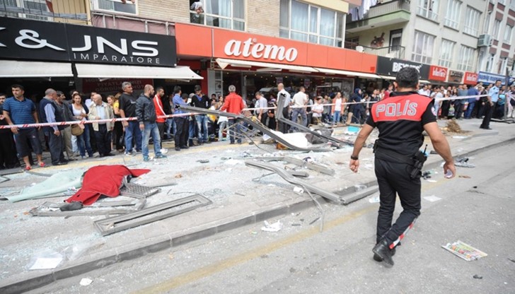 Турската информационна агенция „Доган“ съобщават за 20 загинали и близо 100 ранени