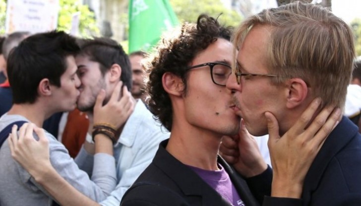 Хомосексуалистите не могат да създават деца, така че кой ще продължи нацията? Хомосексуалистите не могат да създават деца, така че кой ще продължи нацията?