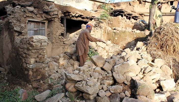 Броят на жертвите надхвърли 360 души, като най-много те са в Северен Пакистан