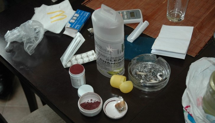 Котлони, съдове и прекурсори бяха намерени и иззети от пункт за изкупуване на черни и цветни метали Котлони, съдове и прекурсори бяха намерени и иззети от пункт за изкупуване на черни и цветни метали