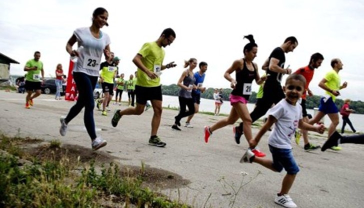 Бягането се провежда всяка събота от 10:00ч.,на крайбрежната алея в град Русе