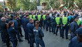 Полицейска блокада на жълтите павета