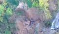 Откриха телата на затрупаните от свлачище туристи