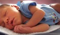 Бебета, приспивани със сешоар, са с тежки изгаряния