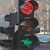 Светофар показва червено и зелено едновременно