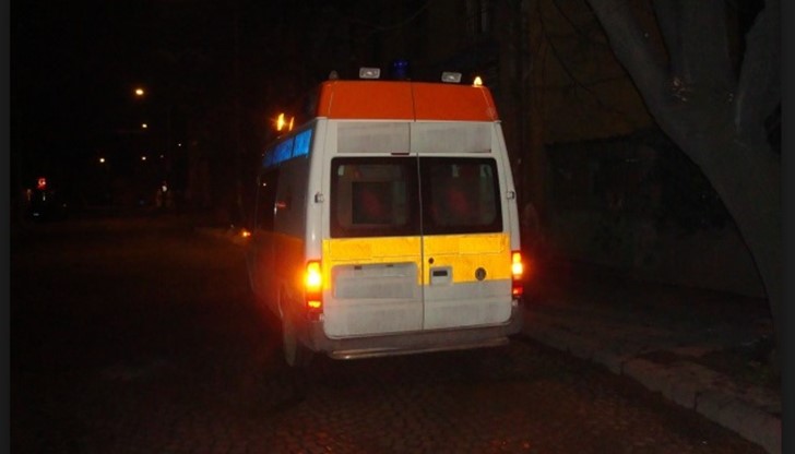 Страх от мистериозна линейка тресе големите пловдивски села Първенец и Ягодово Страх от мистериозна линейка тресе големите пловдивски села Първенец и Ягодово