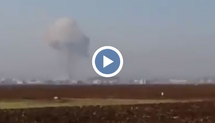 Във видеото, което е записано, се чуват и възгласи „Аллах акбар”