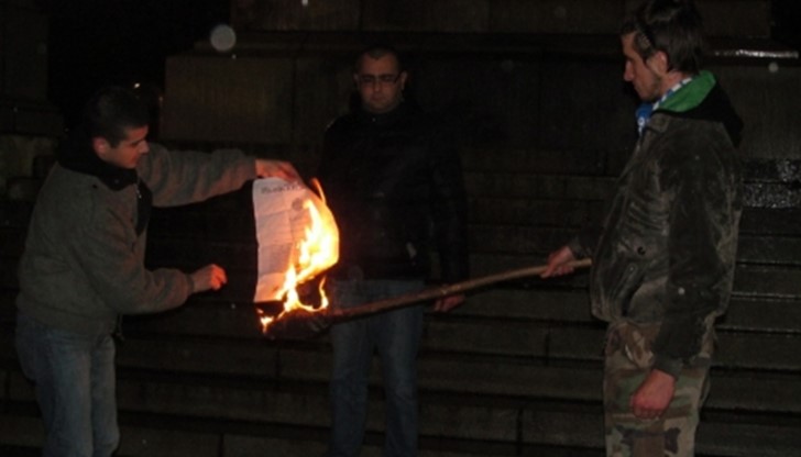 Факелно шествие под наслов "Български марш" организира ВМРО - БНД в Русе по повод 96-годишнината от Ньойския мирен договор
