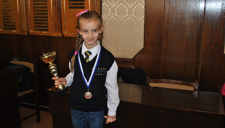 Диляна Иванова се състезава във възрастова група до 8 години