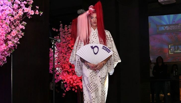 Жана Бергендорф успя да впечатли всички в club Bedroom