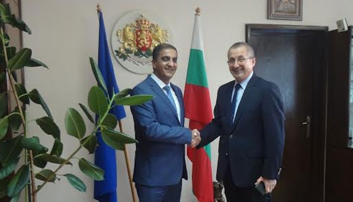 Областният управител на Област Русе – доц. д-р Стефко Бурджиев, прие днес в кабинета си Н. Пр. д-р Ахмед Ал Мадбух