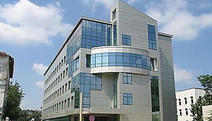 Гражданите, които са трайно безработни, не получават обезщетение от Бюрата по труда и не се осигуряват от държавата, трябва да превеждат редовно здравните си вноски до 25-то число на месеца, следващ месеца, за който се отнасят