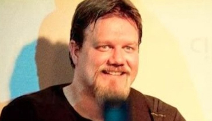 В истниски герой за всички румънци се превърна барабанистът на групата "Букиум" Адриан Ругина В истниски герой за всички румънци се превърна барабанистът на групата "Букиум" Адриан Ругина