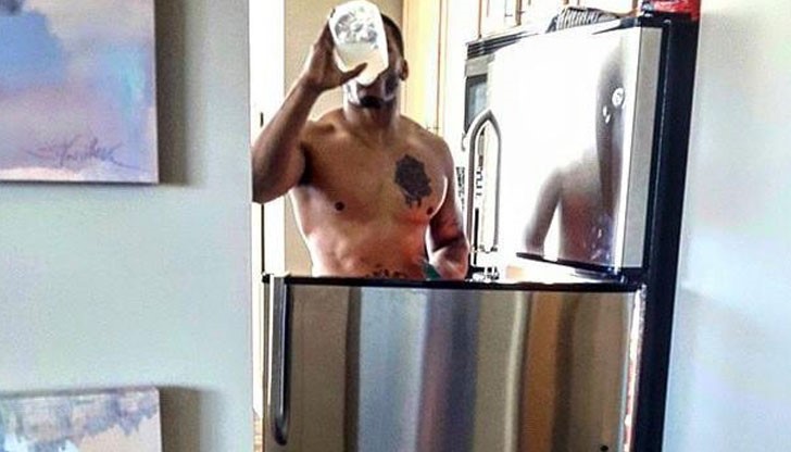 По всичко личи, че мускулестият младеж е доста близък до Васко По всичко личи, че мускулестият младеж е доста близък до Васко