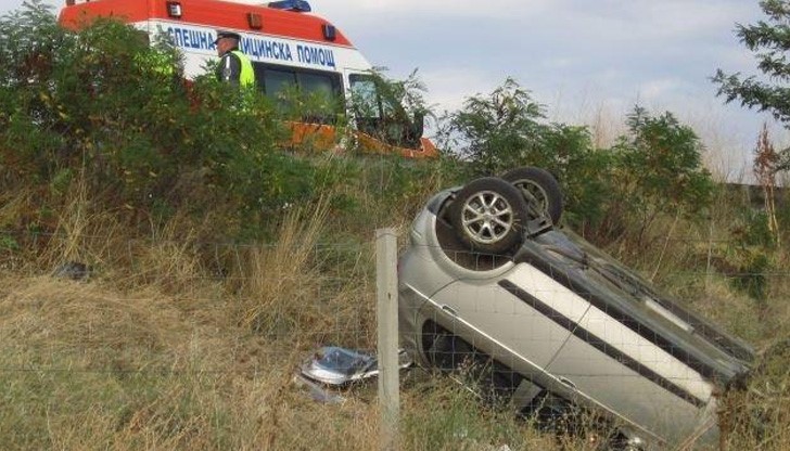 КАТ и линейка са на мястото на произшествието КАТ и линейка са на мястото на произшествието