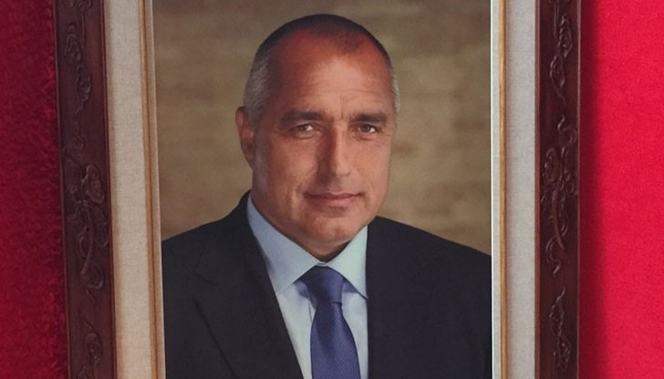 Борисов получи портрет от коприна от китайския си колега Ли Къцян