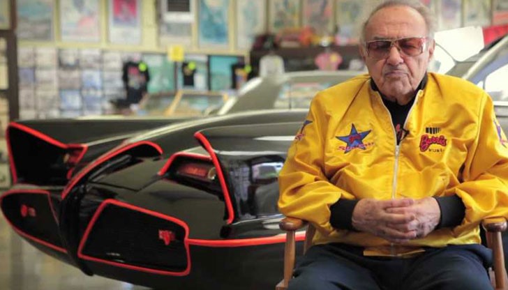 Дизайнерът става световно известен, след като пристига в Лос Анджелис Дизайнерът става световно известен, след като пристига в Лос Анджелис