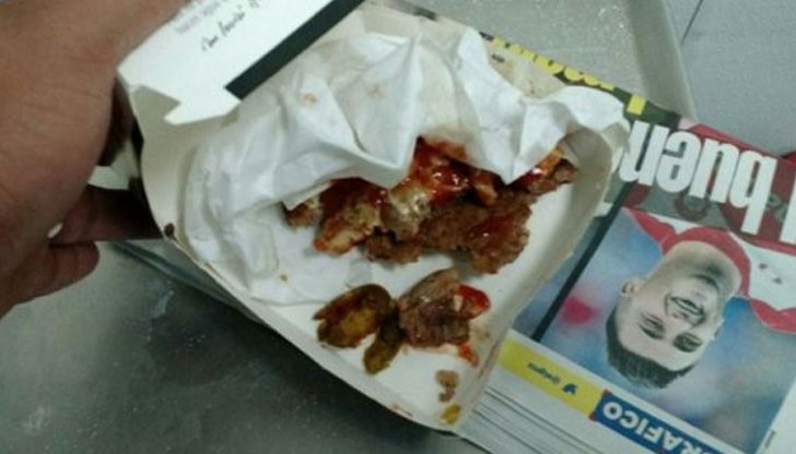 Снимки на нетрадиционния бургер се появиха в социалните мрежи