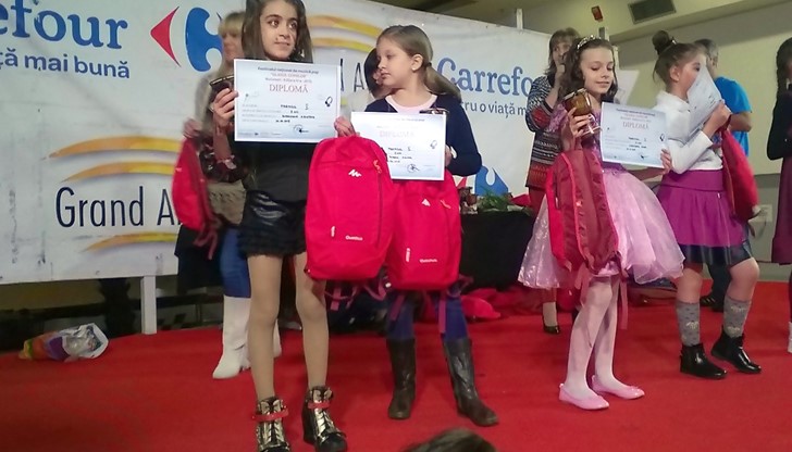 Талантливите изпълнители се завърнаха с  дипломи, плакети и множество предметни награди