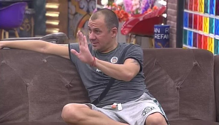 От шоуто не спирали да се смеят на актьора, който се подмокрил като малко дете От шоуто не спирали да се смеят на актьора, който се подмокрил като малко дете