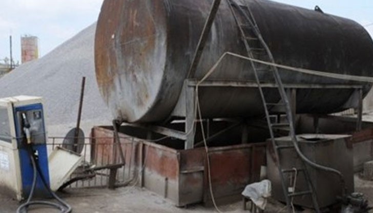 Възползвайки се от някои празноти в законите, контрабандисти масово продават горива от цистерни за мляко Възползвайки се от някои празноти в законите, контрабандисти масово продават горива от цистерни за мляко