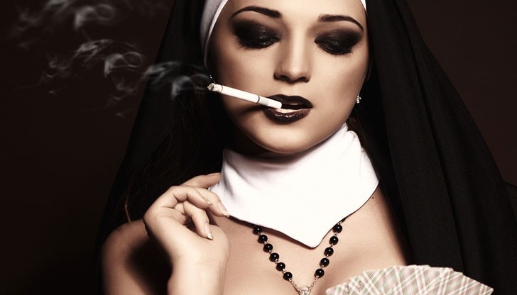 На служителката на вярата и духа е предявено обвинение