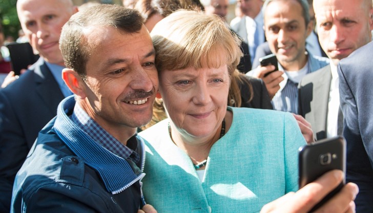 Меркел направи печално лекомисления залог, че Германия би приветствала всеки, който твърди, че е бежанец