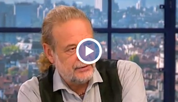 „Ситуацията е много е крехка. Всички отстъпват, защото полицията се изправя срещу държавата”, коментира Дайнов