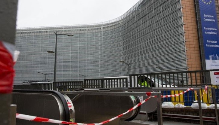 Днес Брюксел беше буквално парализиран от тежковъоръжени полицаи и военни