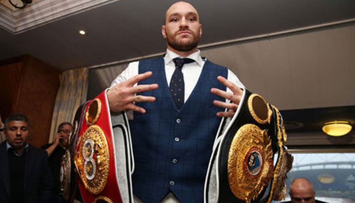 В събота британецът сложи край на доминацията на украинския боксьор