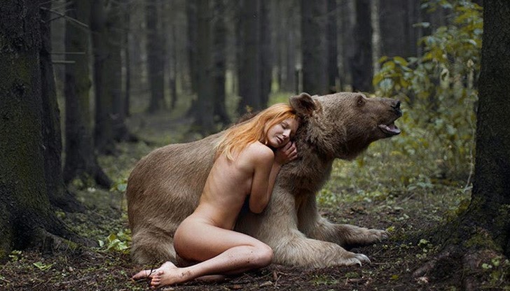 Много красиви, портретите й потопяват в приказни светове