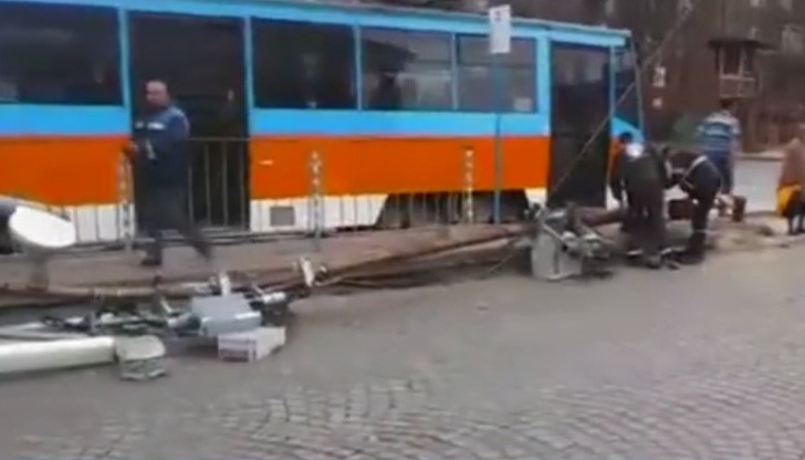 Екипи на ГД „Пожарна безопасност и защита на населението“ посещаваха всички подадени адреси и оказваха съдействие