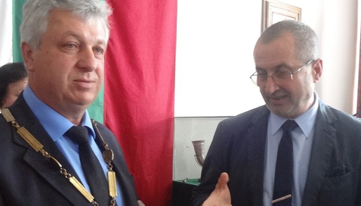 Клетви бяха положени от новоизбрания Общински съвет Борово в следния състав 8 мандата за ГЕРБ, 3 за БСП и 2 за ДПС