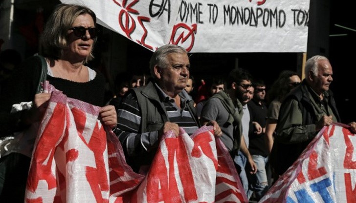 Хората от третата възраст в южната ни съседка недоволстват от готвените от правителството промени в пенсионната система Хората от третата възраст в южната ни съседка недоволстват от готвените от правителството промени в пенсионната система