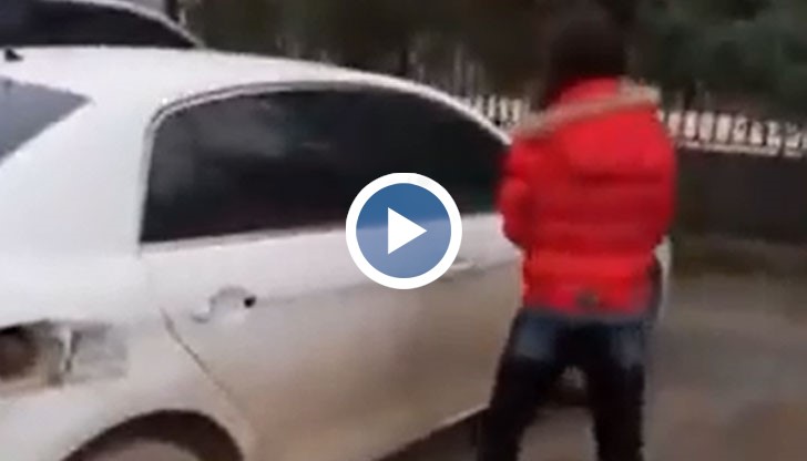 Актът на разрушаване трае поне две минути