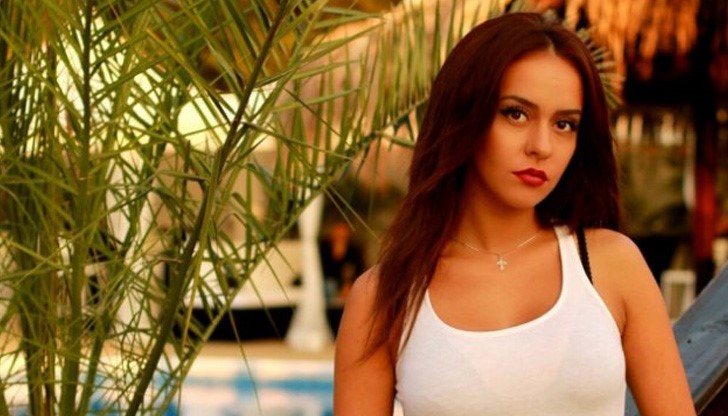 Певицата работи по нов проект с Deep Zone Project