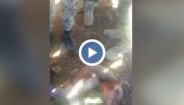Бунтовническата група е разпространила видеоклип, на който се виждат въоръжени мъже, застанали около русокос мъж с наранено и окървавено лице