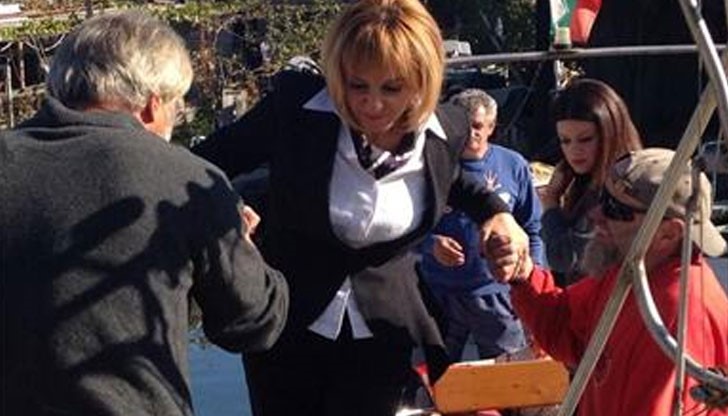 Първото ѝ посещение като омбудсман - при рибарите в Ченгене скеле