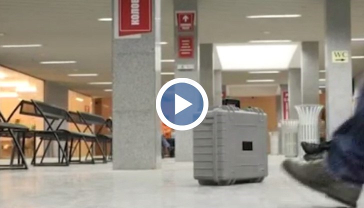 Образътъ на куфара е всъщност символа на страха и психозата, които се насажад в хората