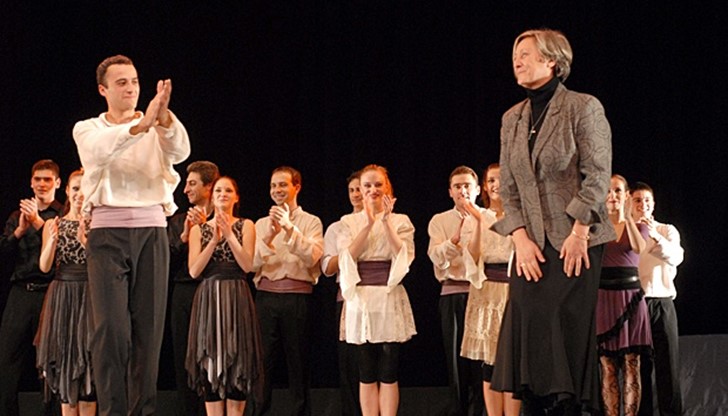 В 11 български града ще се проведе юбилейното турне на трупата на Нешка Робева и приятели.