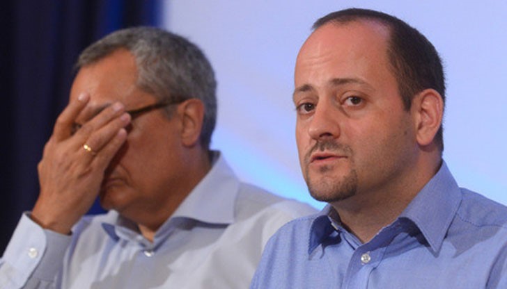 Реформаторът има връзка с юрист, който работи в световната гей организация и пътува заради него до САЩ