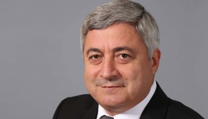 Йотов: Като доказан учен и ректор на Русенския университет проф. Белоев има всички качества да оглави местния парламент Йотов: Като доказан учен и ректор на Русенския университет проф. Белоев има всички качества да оглави местния парламент