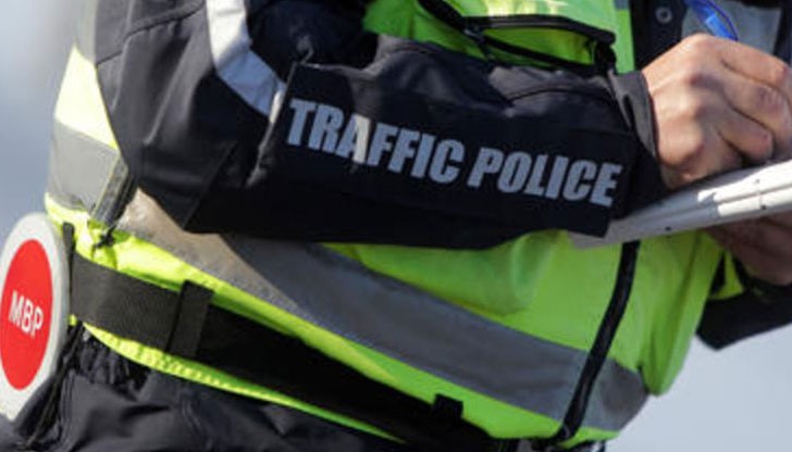 Арестуваха румънски гражданин, опитал да подкупи пътни полицаи от Каварна Арестуваха румънски гражданин, опитал да подкупи пътни полицаи от Каварна
