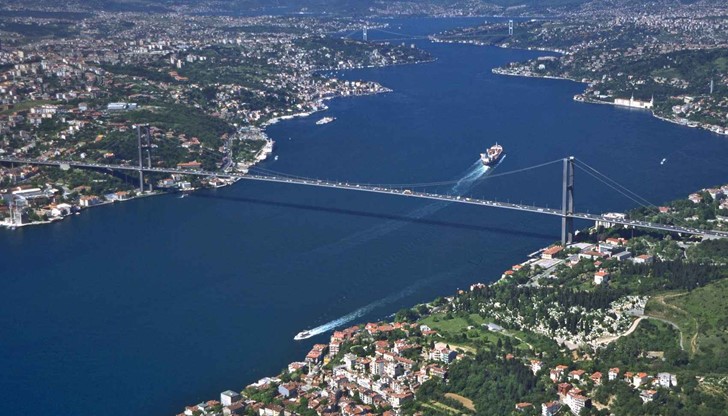 Статутът на Босфора и Дарданелите е гарантиран от международни споразумения Статутът на Босфора и Дарданелите е гарантиран от международни споразумения