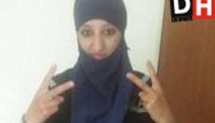 Асна Аитбулахен е от марокански произход, но има френско гражданство