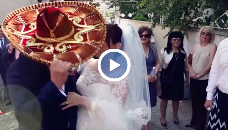 Сватбата между мексиканецът Орландо и българката Кристина, се превърна в истинска сензация
