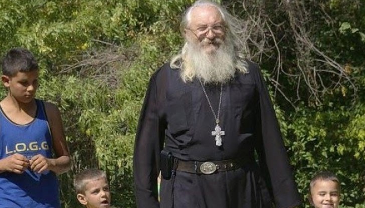 Заплахите към отец Иван започнали преди няколко седмици