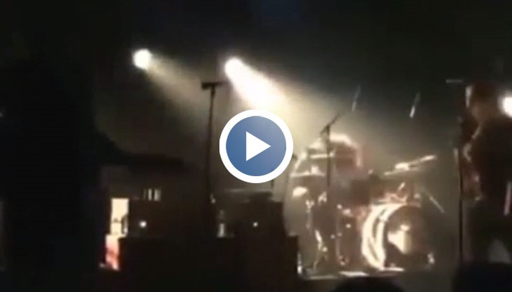 Те си спомниха за най-черния момент в живота си, когато терористите нахлуват в залата и откриват безразборна стрелба сред тълпата