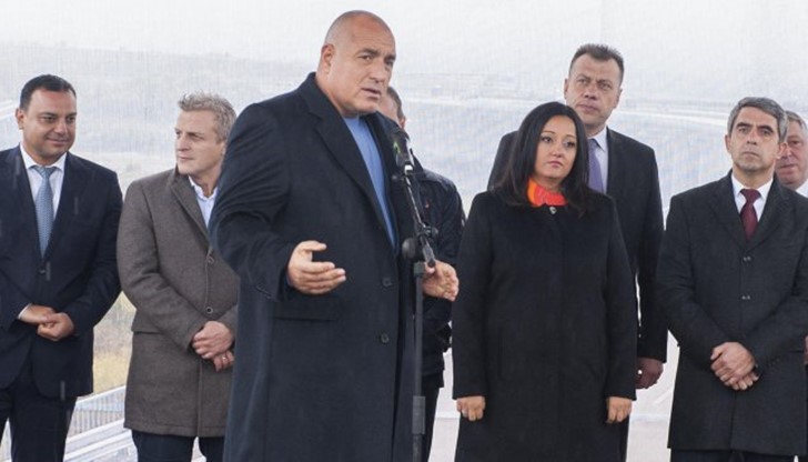 36 български компании са включени в бизнес делегацията, която ще съпътства официалната визита на премиера Бойко Борисов и 7 от министрите в Китай 36 български компании са включени в бизнес делегацията, която ще съпътства официалната визита на премиера Бойко Борисов и 7 от министрите в Китай