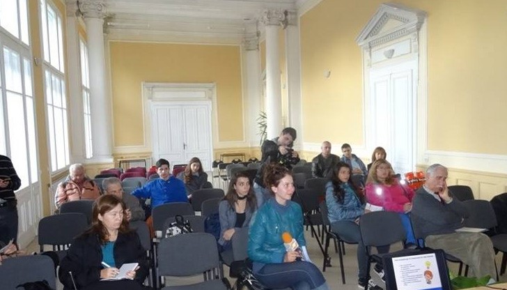 На срещата бяха зададени интересни въпроси, които се отнасяха до тестовете за езиковите познания на кандидатите